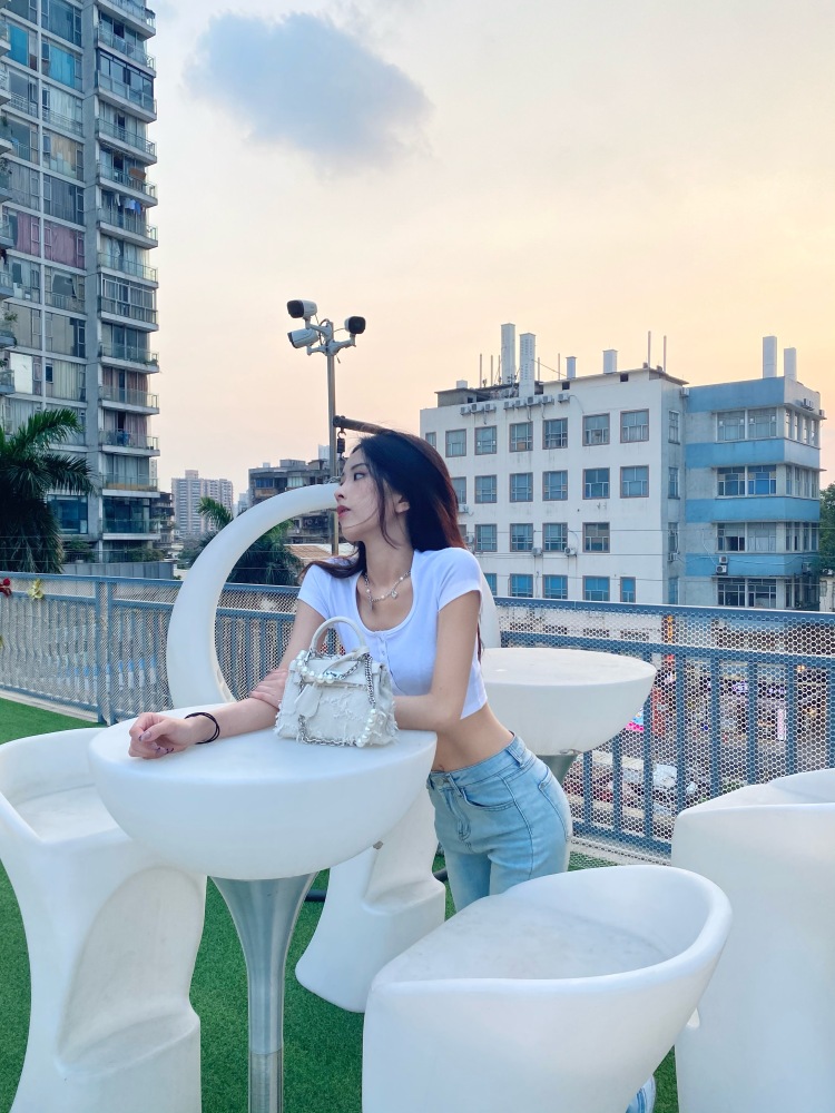  悦子-广东省·广州市·从化区-微博 ***-接寄拍 瞳模穿搭等 费用协商
身高165 体重87 会化妆
平常风格偏 纯欲 轻欧美 美式复古风格