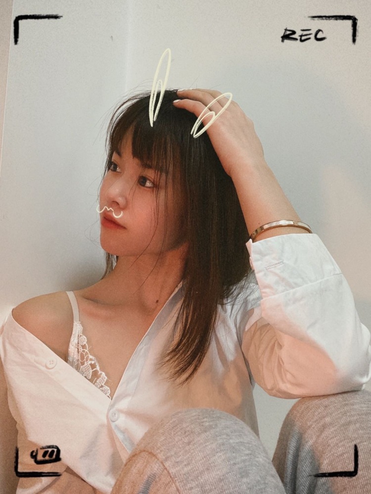 🦋Dimples-北京市·北京市·海淀区--个人喜欢拍照。P图。拍视频。入门级的小模特。希望能深入的感受模特的魅力,嘻嘻