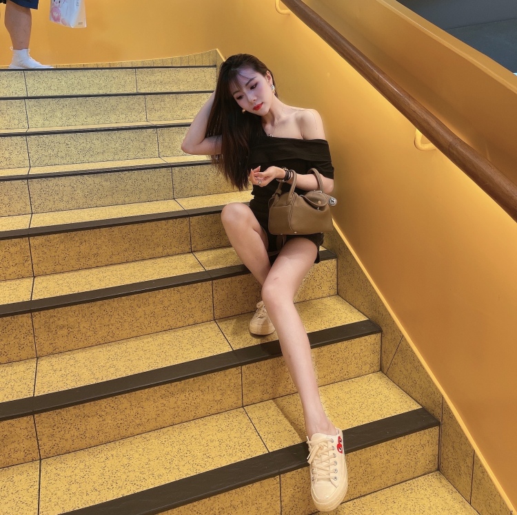 阿雅ivy-广东省·深圳市·宝安区-微博 抖音-身高:160
体重:88
风格:甜美 韩系 欧美 休闲 小清新均可驾驭
会按要求拍摄 出图快 效果佳
接寄拍买家秀可长期合作 !