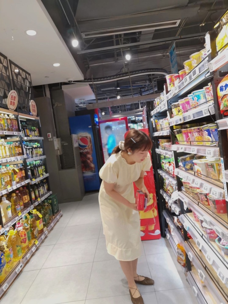 he-浙江省·杭州市·江干区--各位商家好!
兼职做,接买家秀、寄拍、素人模特
艺名:Boom
身份:直播带货
年龄:24
身高:160cm
体重:50kg
#模特# #网红# #博主# #电商# #直播带货# #探店# #通告#