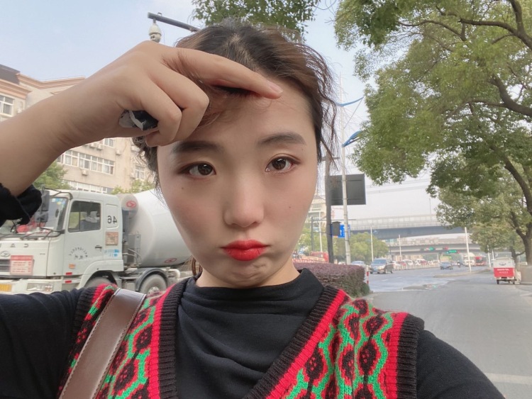 he-浙江省·杭州市·江干区--各位商家好!
兼职做,接买家秀、寄拍、素人模特
艺名:Boom
身份:直播带货
年龄:24
身高:160cm
体重:50kg
#模特# #网红# #博主# #电商# #直播带货# #探店# #通告#