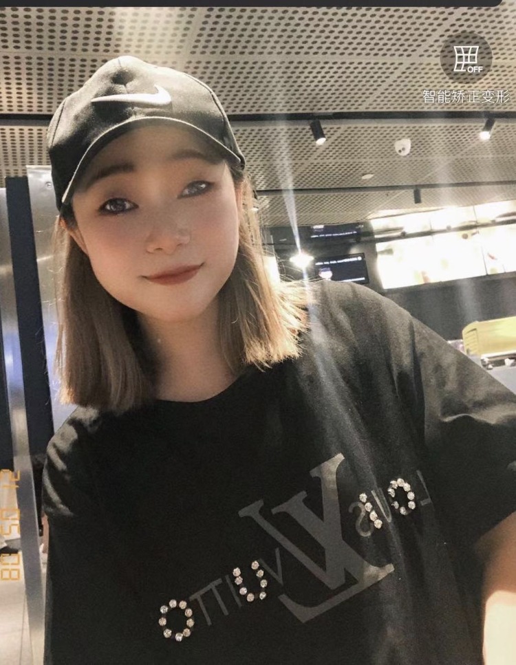 懒、-广东省·深圳市·宝安区-抖音-体重90身高160 鞋子36
风格不限制 休闲 潮牌 韩版 甜美 
长期接寄拍买家秀合作
期待和各位商家合作！