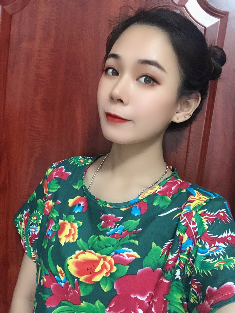 💋  吴阿蓉-广东省·广州市·越秀区-抖音-大家好！我是吴啊蓉
身高:170  体重49
可以驾驭的风格有休闲风 潮牌风 甜美风等等…
会尽快按要求出图 期待与你们的合作 谢谢