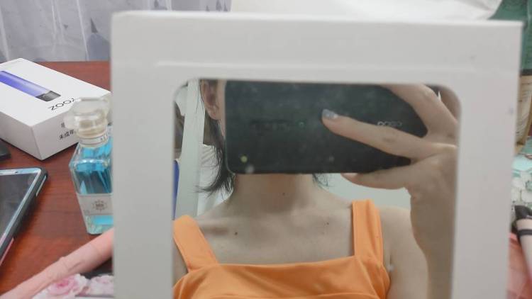离-贵州省·贵阳市·清镇市-抖音，***-寄拍，买家秀，衣服，饰品，包包，鞋子
身高：165
体重：92