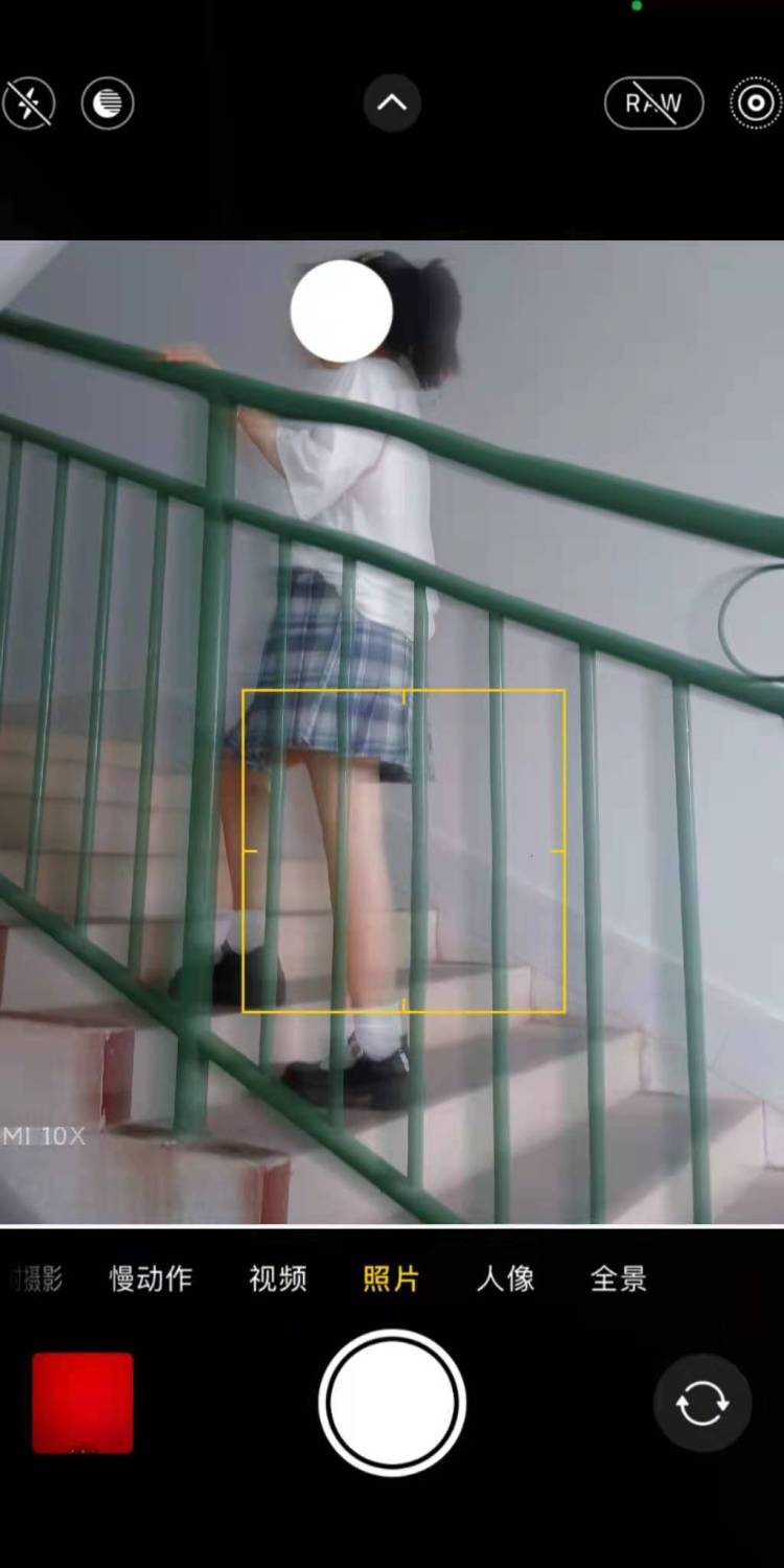 伊桃-重庆市·县·垫江县--学生一枚，接寄拍，可以接小物件衣服等等，可以尝试各种风格的衣服
