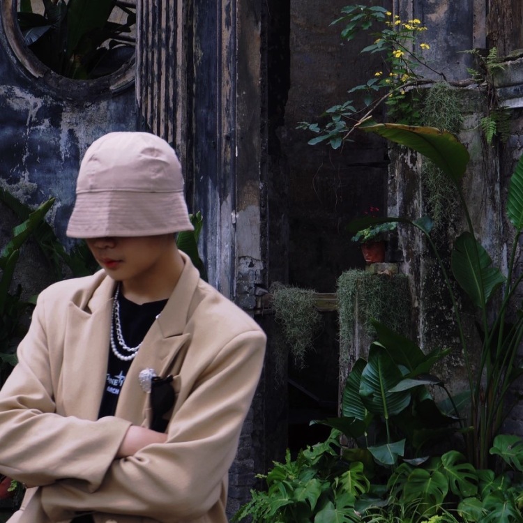 Under_No Tag🔒-湖南省·长沙市·雨花区-微博：没想到银河系EMBY-长沙市独立音乐人 暗黑先锋 180/65kg
Form.Under Water水下世界
喜欢逛各地买手店吸取经验和提高审美
尤其喜欢暗黑先锋 废土
接寄拍 长沙市店铺可约拍
优点就是年轻敢尝试