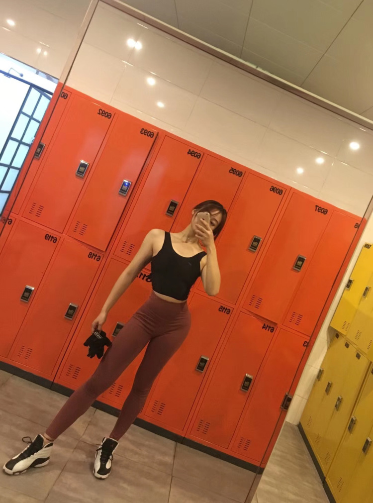 小宇吖-河北省·保定市·莲池区-抖音，微博，***-买家秀，开箱种草，免费试用。。。
不接内衣和泳装秀
任意风格