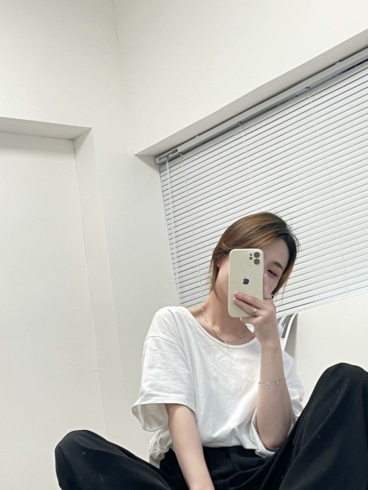 叶静-浙江省·丽水市·龙泉市-抖音 ***-接网店寄拍 擅长服装搭配 韩系风 简约风
抖音视频推荐 开箱测试 ***种草