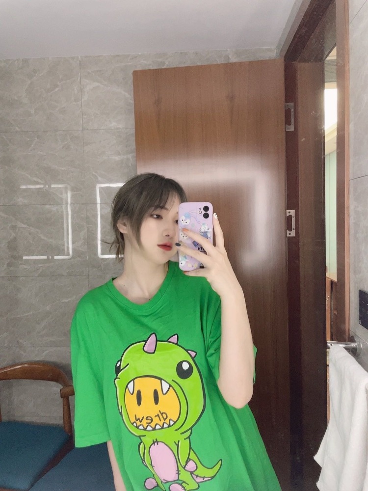 H.-湖南省·长沙市·岳麓区--接单范围主要是买家秀 拍照种草 会轻微p图调整 身高168 梨型身材