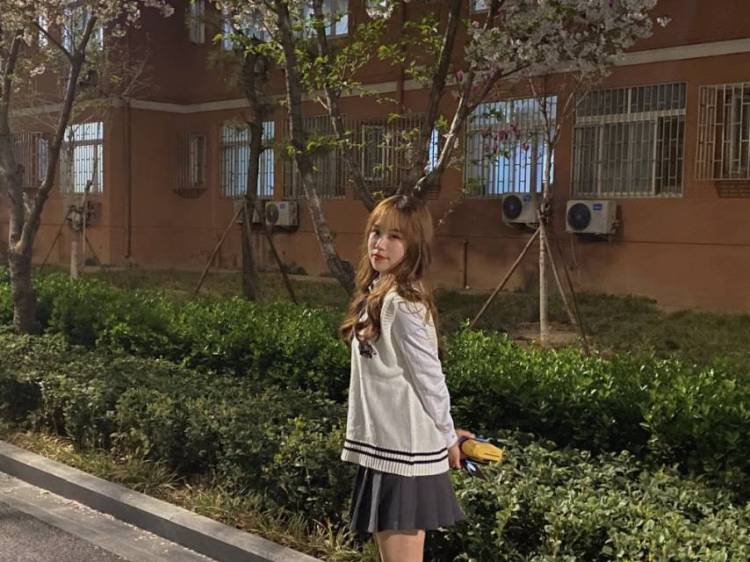 陶思樾_-河南省·郑州市·惠济区--160小个子女生在校大学生，喜欢拍照，会P图各种风格都可以驾驭