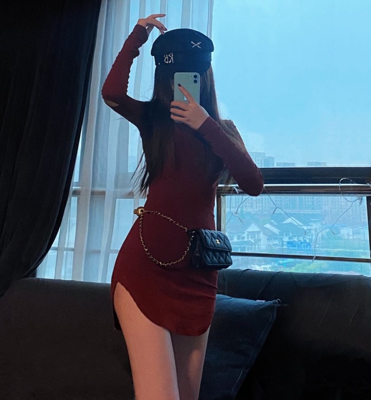 Yusir佳哥-江苏省·苏州市·相城区--今天第一天来到这个平台 拜托🥺多多关照     喜欢服装 特别爱拍照  也会做图哦，希望商家多多来找我呀❤️