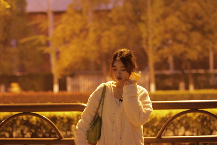 小怡呀！-浙江省·杭州市·江干区--可以自己p图，剪辑视频，喜欢拍照，穿搭衣服，自己也有相机可以接寄拍自己进行拍摄直到满意