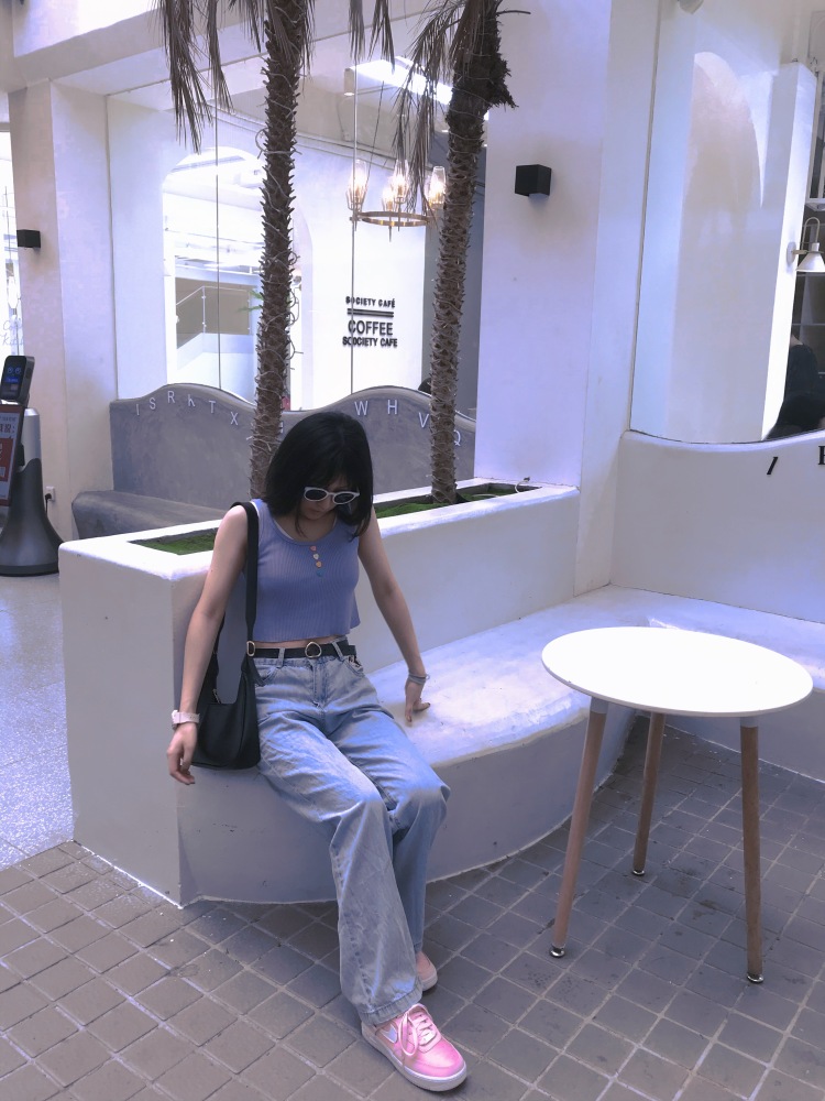 lure-广东省·广州市·番禺区--本人净身高163cm、 48kg,经常健身,在读大一。找商家 ,可接服装、鞋子、首饰。课程比较少,时间自由,会p图。脾气好,可长期合作。