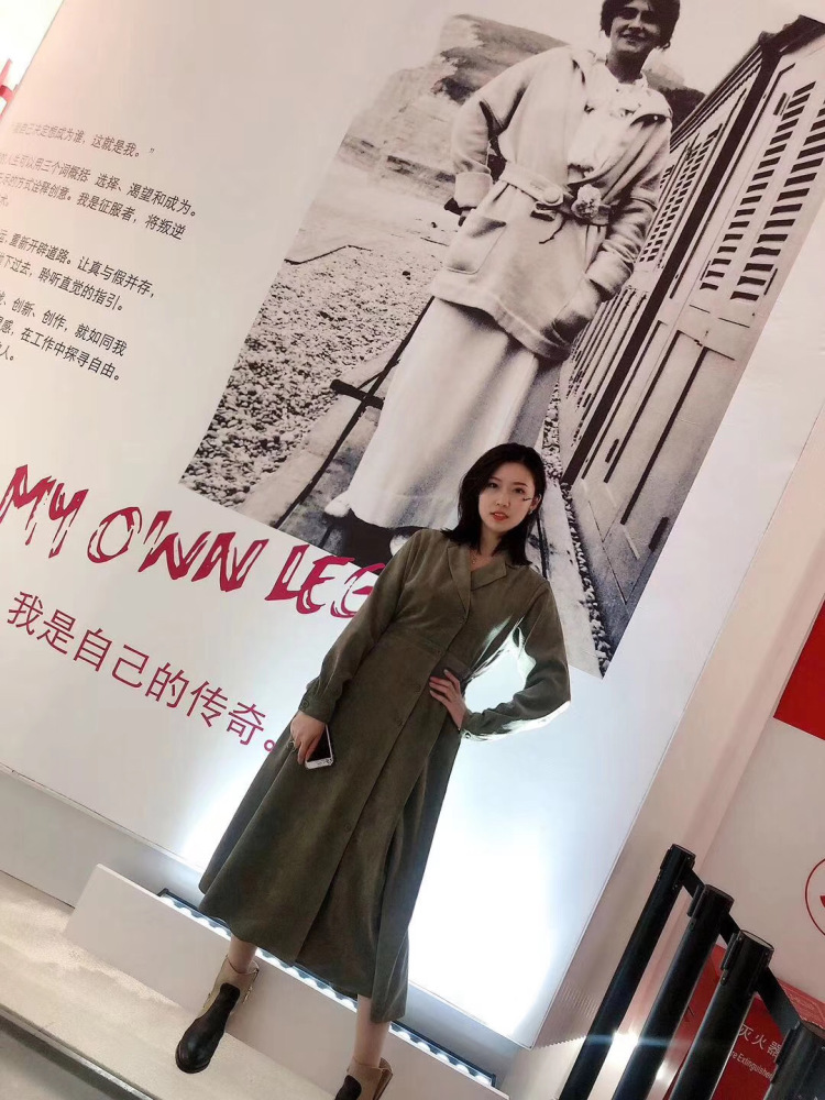媛儿-北京市·北京市·东城区-抖音-大家好！我是媛儿
个人比较喜欢拍照 穿搭 会化妆 有化妆师証。 
会修图 会做视频 什么风格都可以，都能驾驭  有需要的老板可以找我
年龄：26
身高：170
体重：50KG
抖音粉丝：8400
自己