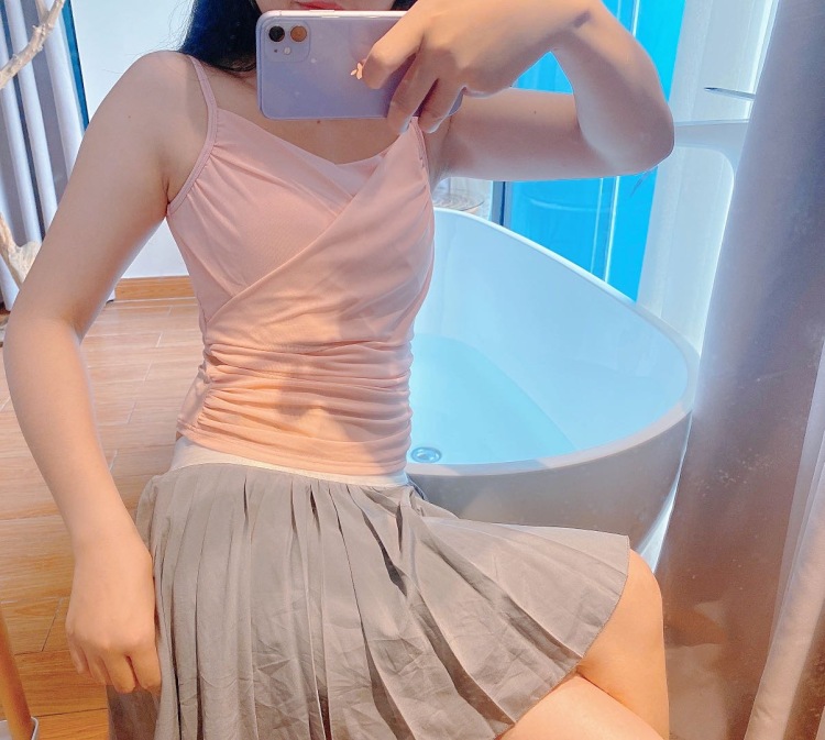暮色-广东省·东莞市·凤岗镇--喜欢拍照摄影，可以做真实买家秀，女装，连衣裙，泳衣，或者只做单，均可以。欢迎在线下单～价格可谈