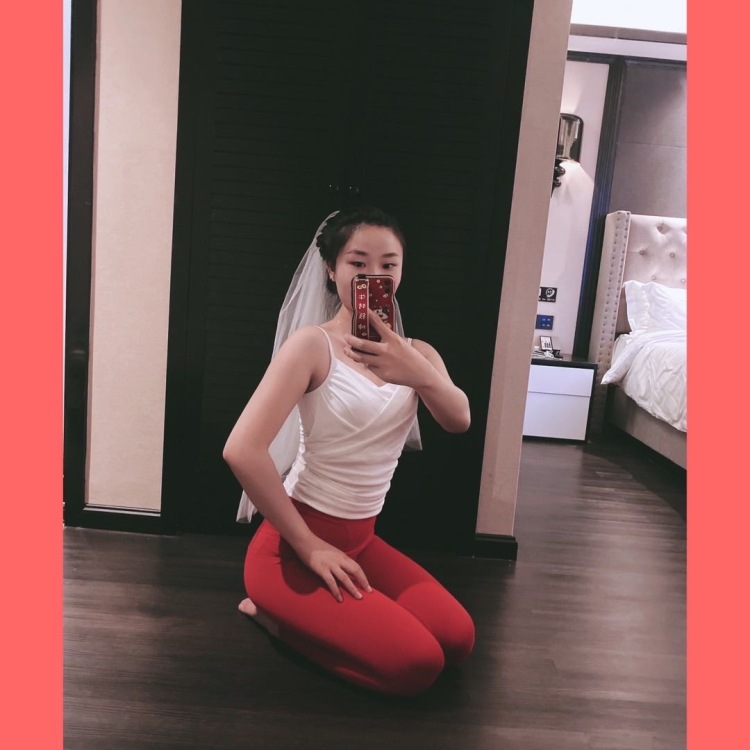 暮色-广东省·东莞市·凤岗镇--喜欢拍照摄影,可以做真实买家秀,女装,连衣裙,泳衣,或者只做单,均可以。欢迎在线下单~价格可谈