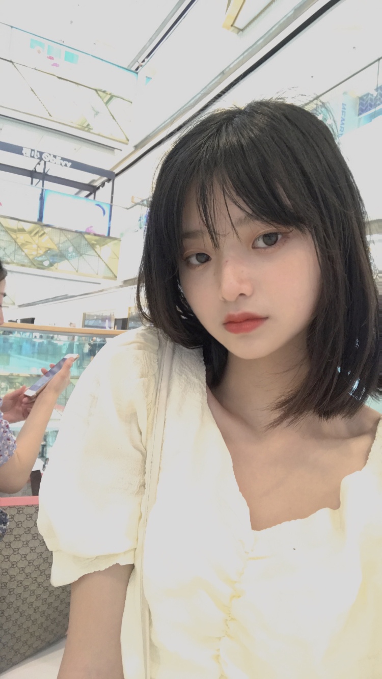 miss-四川省·成都市·青羊区-抖音,快手-喜欢拍照 ,p图,调色,比较喜欢jk,小裙子,想做寄拍,是个学生。
