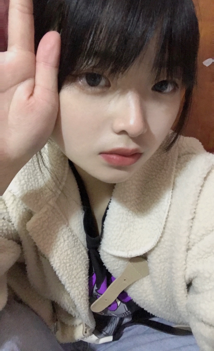 miss-四川省·成都市·青羊区-抖音,快手-喜欢拍照 ,p图,调色,比较喜欢jk,小裙子,想做寄拍,是个学生。