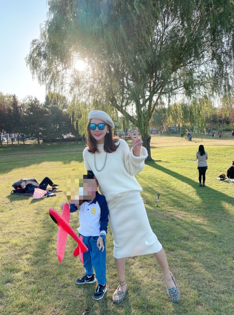 🍼Cissce0830-北京市·北京市·朝阳区-微博 抖音 微视-曾经的模特 现在是二胎宝妈 173cm 65kg 擅长穿衣搭配 自拍修图 美食探店 亲子分享 化妆护肤 微博粉丝800+
