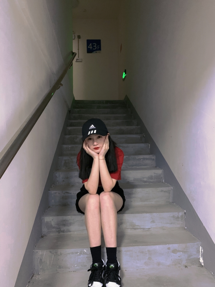 利利呀-贵州省·贵阳市·南明区-抖音,***-身高165,体重45kg!比较上镜,喜欢拍照,热爱分享穿搭,会修图,可接寄拍 买家秀 约拍!