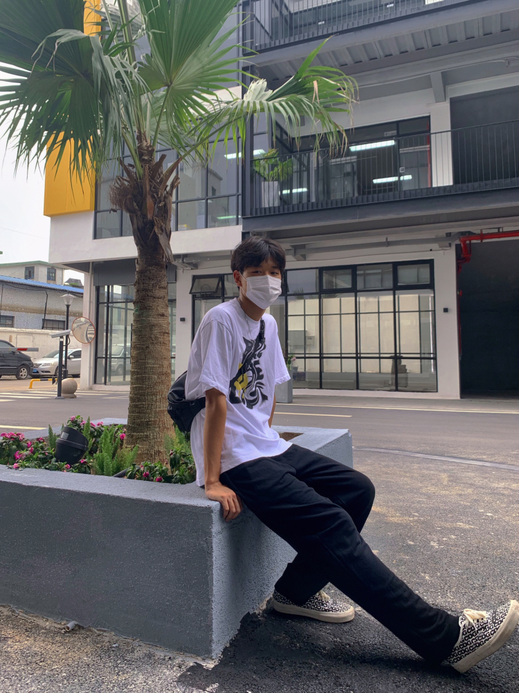 伟宏-广东省·广州市·白云区-抖音-本人喜欢拍照 可接买家秀 短视频制作 会p图 能精修 能穿搭 希望各位商家多多关注