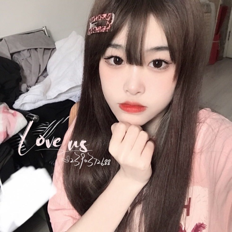 今日晴-湖北省·宜昌市·夷陵区-抖音-接一些寄拍潮牌衣服裙子，身高172体重86比较会拍照p图放一些自己平时的日常照，可以很多种风格可以驾驭！有需求的商家可以找我啦更多照片可以加联系方式朋友圈都有！