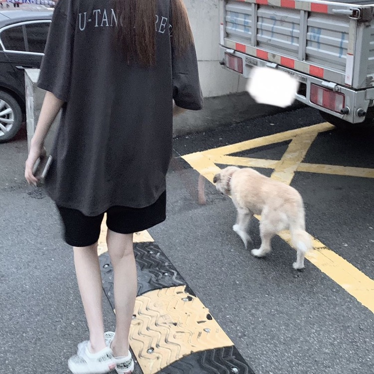 今日晴-湖北省·宜昌市·夷陵区-抖音-接一些寄拍潮牌衣服裙子，身高172体重86比较会拍照p图放一些自己平时的日常照，可以很多种风格可以驾驭！有需求的商家可以找我啦更多照片可以加联系方式朋友圈都有！