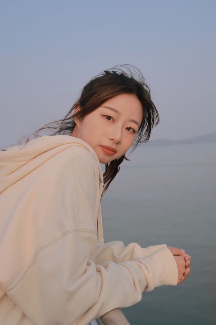 Youngyfan-江苏省·无锡市·滨湖区-微博-接寄拍
167/47
经常拍照  风格多变 会修图 会化妆