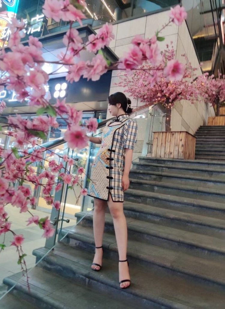 六月-北京市·北京市·海淀区-抖音 ***-自身做新媒体行业，喜欢拍照，会修图，接寄拍单，也可以尝试做测评和种草