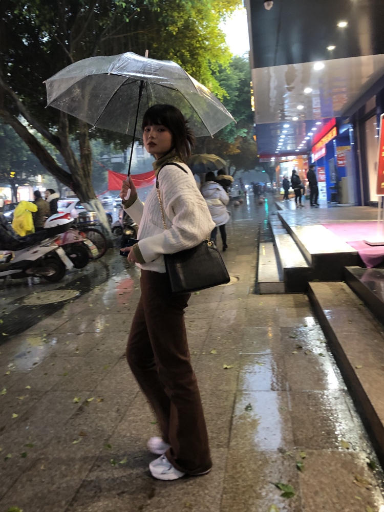solitude-四川省·内江市·威远县-抖音-擅长唱歌跳舞
开箱种草 买家秀 模特 瞳模都接
有过做主播的经历
会拍照 会化妆 会修图
可以康康我