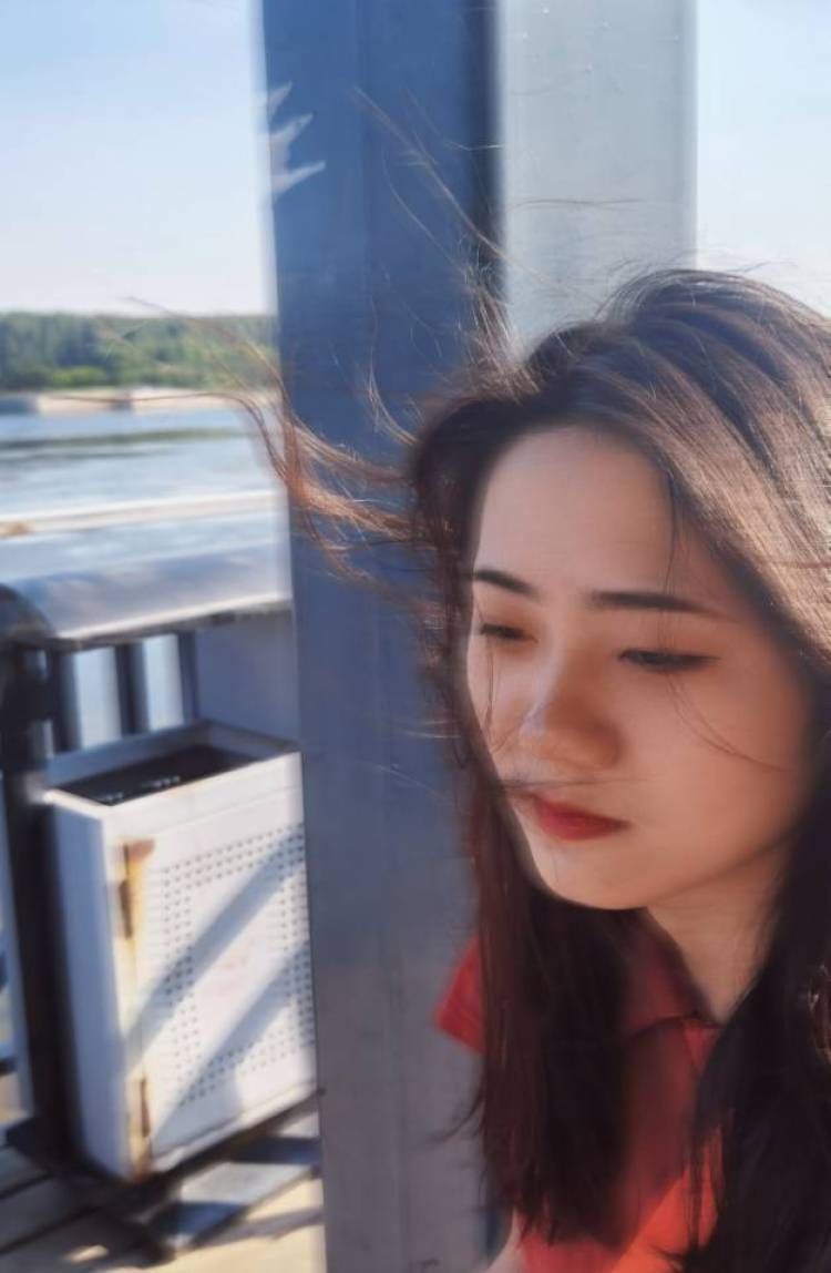 狗屎味的小仙女-山东省·济南市·莱芜区--身高160 体重49kg  兼职寄拍模特和摄影师  会修图  会美工   接寄拍 商品推广 买家秀等