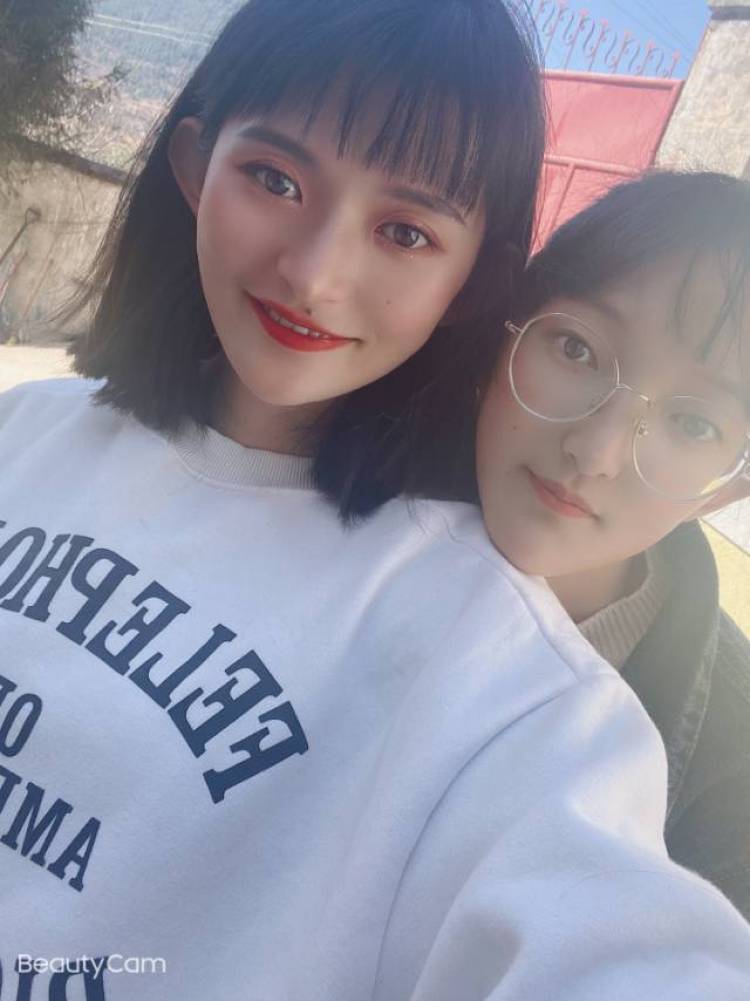 Fairy-云南省·大理白族自治州·云龙县-抖音-身高169体重55,爱拍照,爱化妆爱购物爱唱歌,目前只想接在家的工作