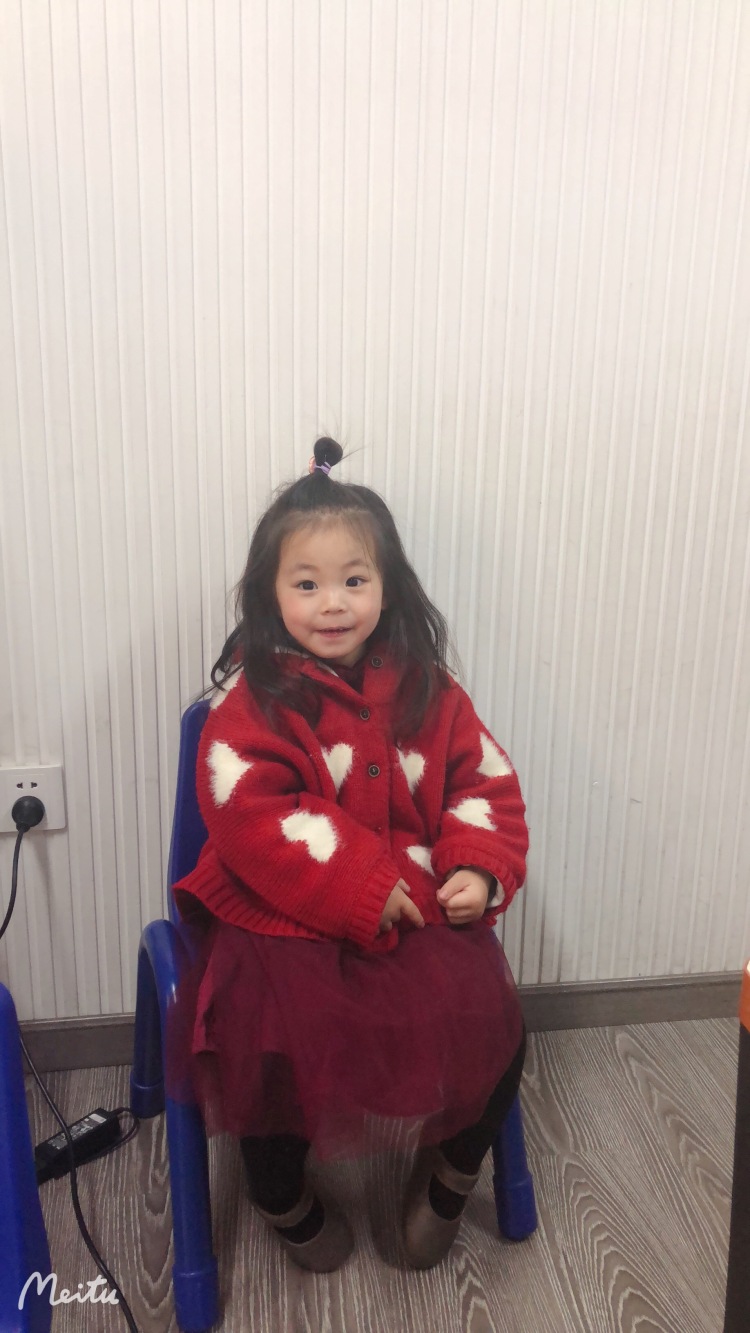 雪莲-江苏省·南通市·海安市--宝妈一枚，家有可爱女儿，喜欢给孩子拍照，p图，喜欢打扮孩子！