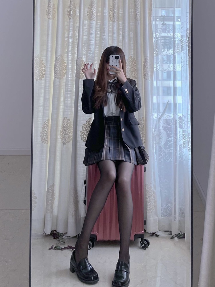 Xīn 1 🥜-辽宁省·沈阳市·和平区-抖音 *** ins 微博-165 98斤 可接服饰寄拍 送拍 开箱种草 同城探店也可以 平常比较拍喜欢对镜拍不露脸的照片 需要的话也可以露