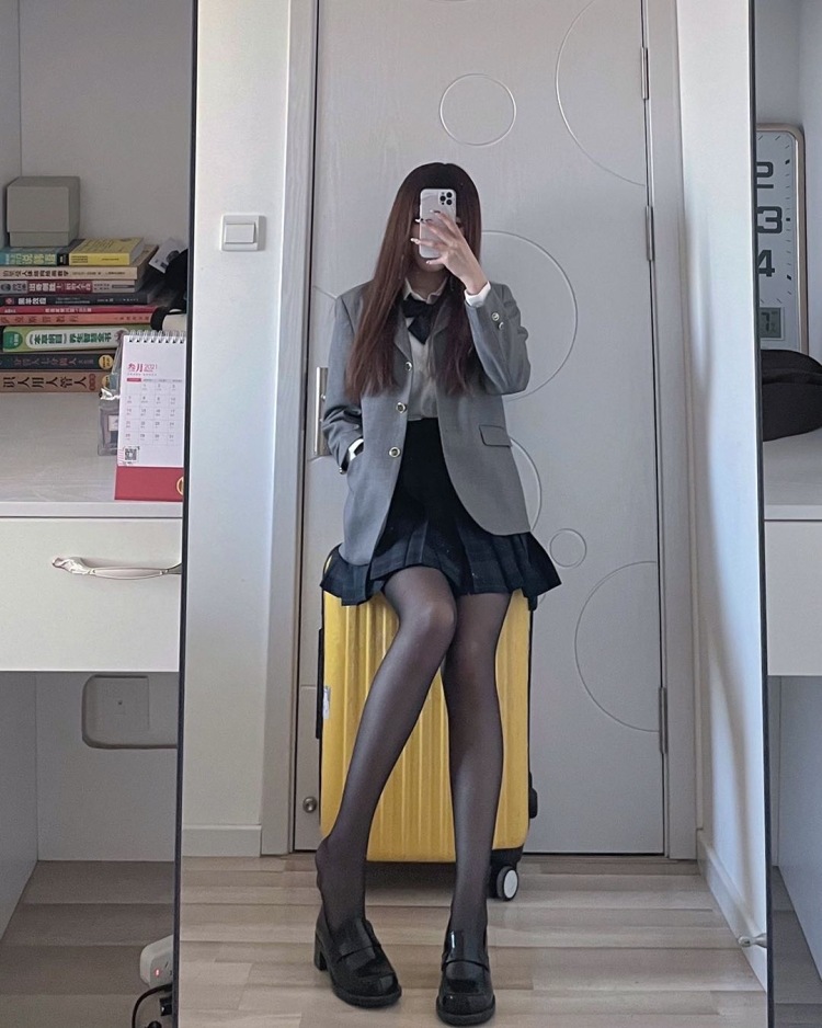 Xīn 1 🥜-辽宁省·沈阳市·和平区-抖音 *** ins 微博-165 98斤 可接服饰寄拍 送拍 开箱种草 同城探店也可以 平常比较拍喜欢对镜拍不露脸的照片 需要的话也可以露
