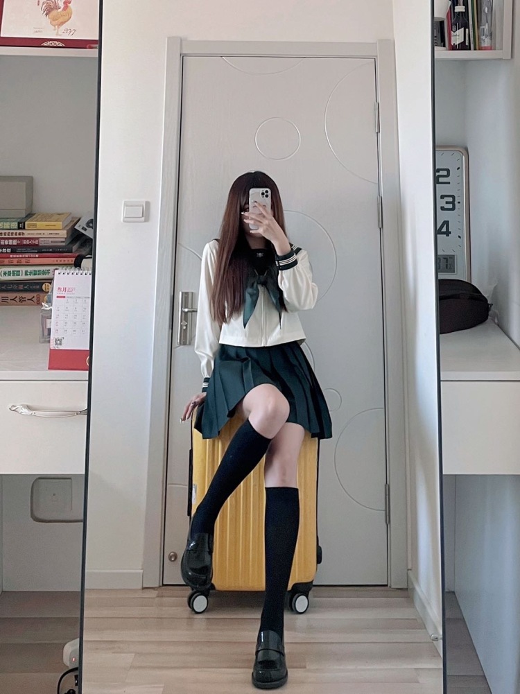 Xīn 1 🥜-辽宁省·沈阳市·和平区-抖音 *** ins 微博-165 98斤 可接服饰寄拍 送拍 开箱种草 同城探店也可以 平常比较拍喜欢对镜拍不露脸的照片 需要的话也可以露