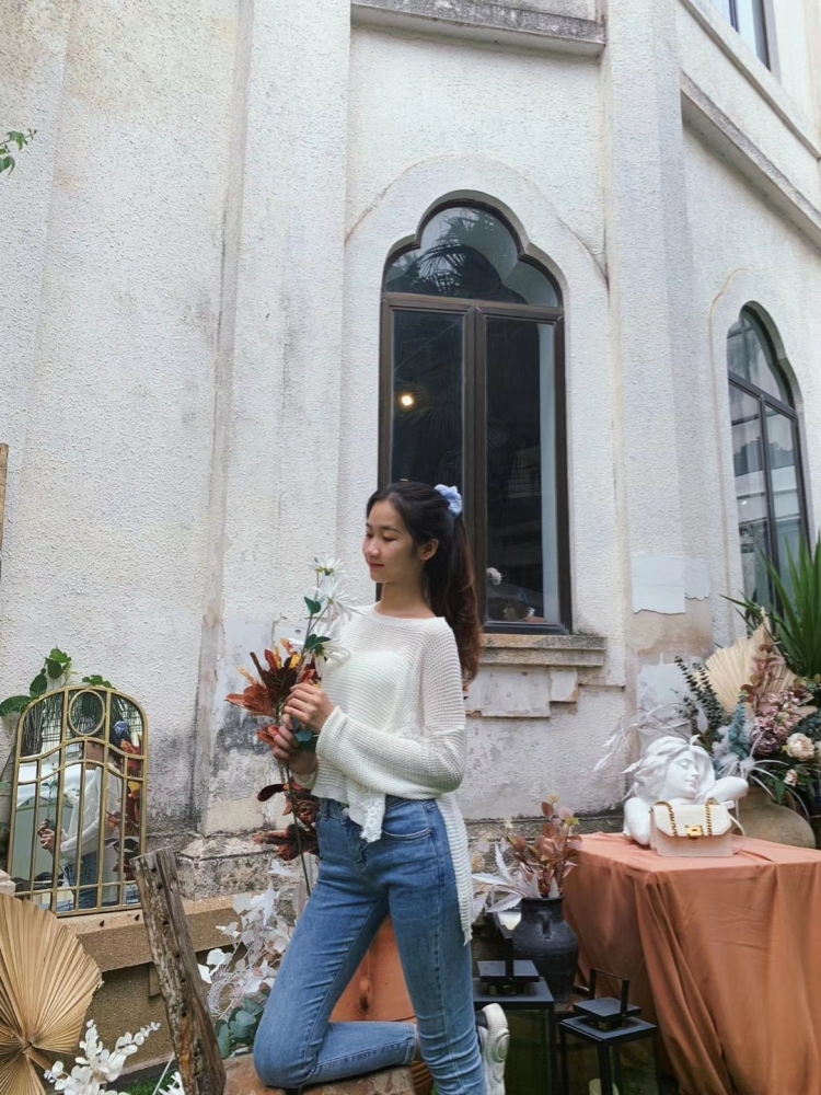 小巴巴-福建省·福州市·仓山区-*** 微博-可接寄拍买家秀和探店打卡,会拍照会p图,长相甜美,身高171cm,体重48kg
