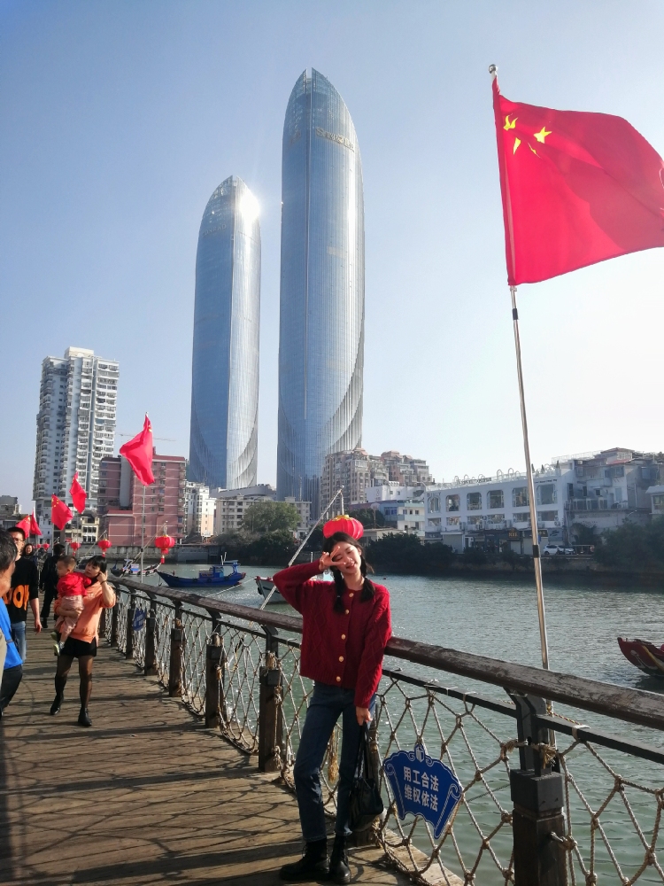 小巴巴-福建省·福州市·仓山区-*** 微博-可接寄拍买家秀和探店打卡,会拍照会p图,长相甜美,身高171cm,体重48kg