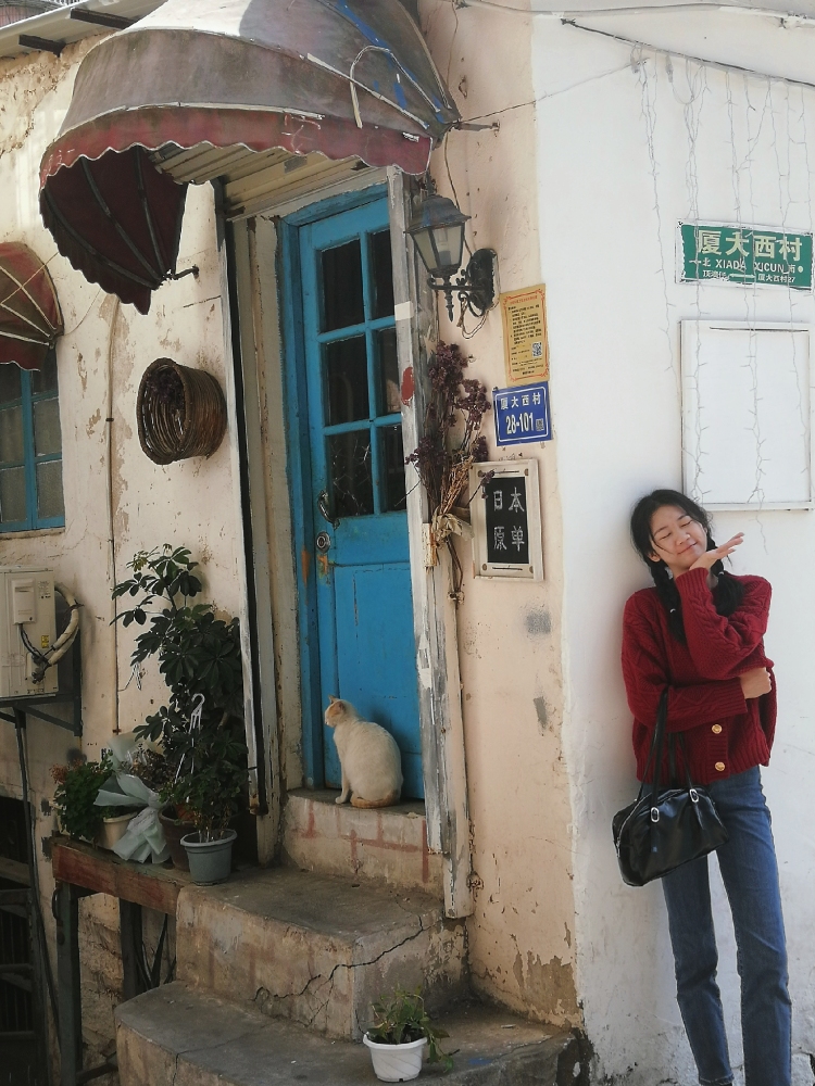 小巴巴-福建省·福州市·仓山区-*** 微博-可接寄拍买家秀和探店打卡,会拍照会p图,长相甜美,身高171cm,体重48kg
