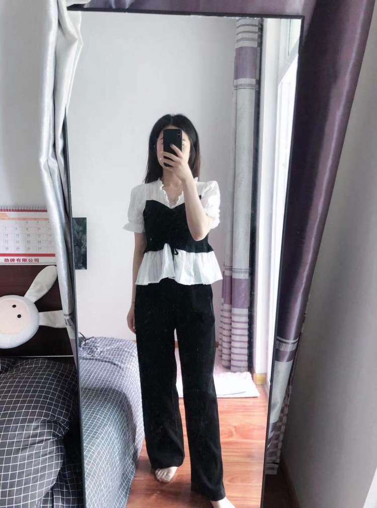 💃-安徽省·蚌埠市·禹会区--我们是两姐妹 
姐姐身高165体重98 妹妹160体重90
喜欢拍照拍视频 全身半身都可
想接服装鞋包的寄拍 买家秀