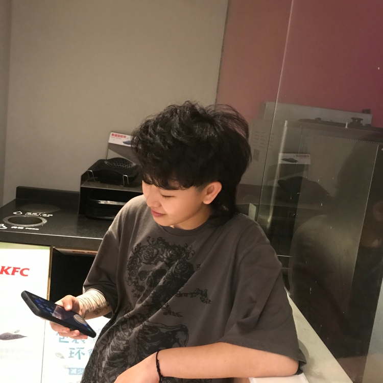 谭子懿-湖南省·衡阳市·南岳区--接买家秀和开箱测评,拍照技术好会P图,会穿搭,各种风格都可以试试,可以拍视频