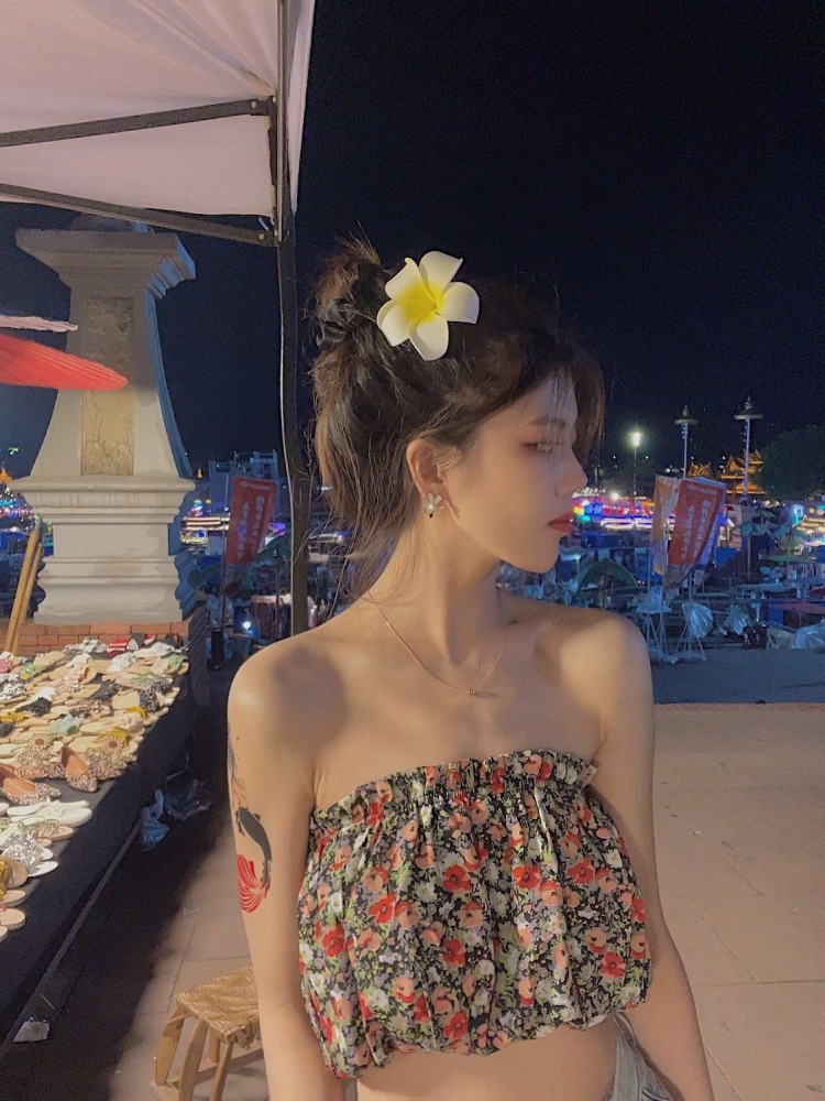 R.-广东省·东莞市·虎门镇-抖音 微博 ***-接网拍寄拍 详情页拍摄 探店等。设计专业,喜欢拍照,打卡网红餐厅并且会修图剪视频