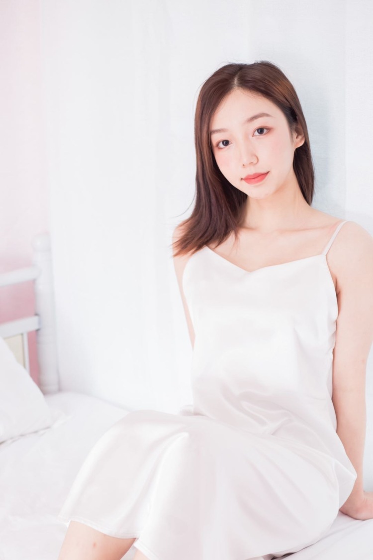 小仙女-江苏省·苏州市·虎丘区--身高162 体重100 接寄拍***测评，可拍全身，家里有美光灯设备齐全，不满意可重新拍，做过服装单，有经验，地址苏州，发货邮寄便宜