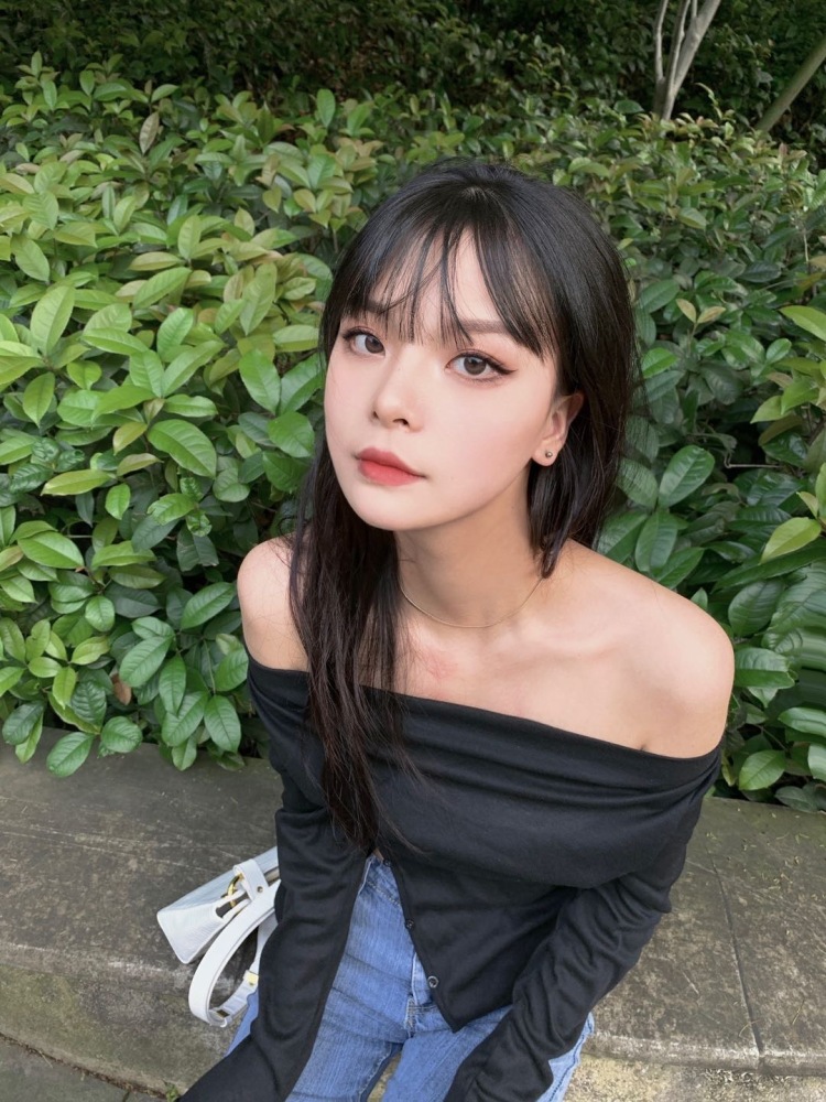 我也不要管你了-湖南省·长沙市·芙蓉区-抖音，***-可接寄拍、探店打卡，自己会p图滤镜想文案等，身高166体重98斤
