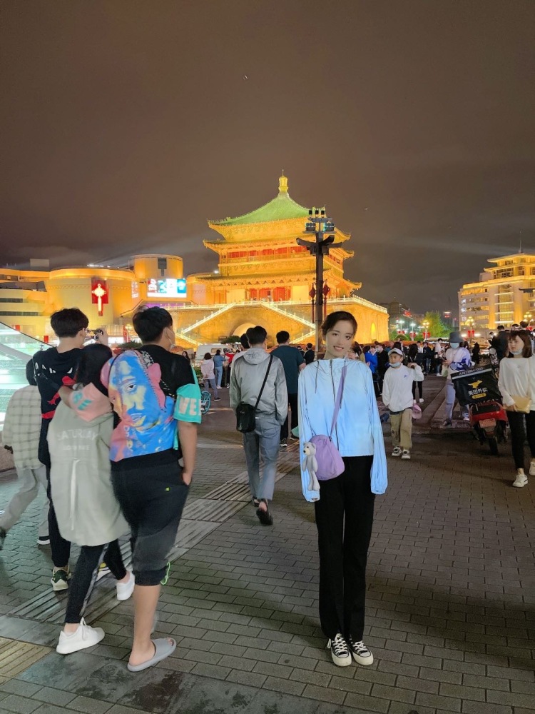 W-天津市·天津市·河西区--大家好!我是天津女孩
个人比较喜欢拍照 穿搭 会化妆 会修图 什么风格都可以 都能驾驭 有需要的老板可以找我
年龄:24
身高:170
体重:53kg
大学时期参加模特大赛 进入总决赛
参加声乐比赛