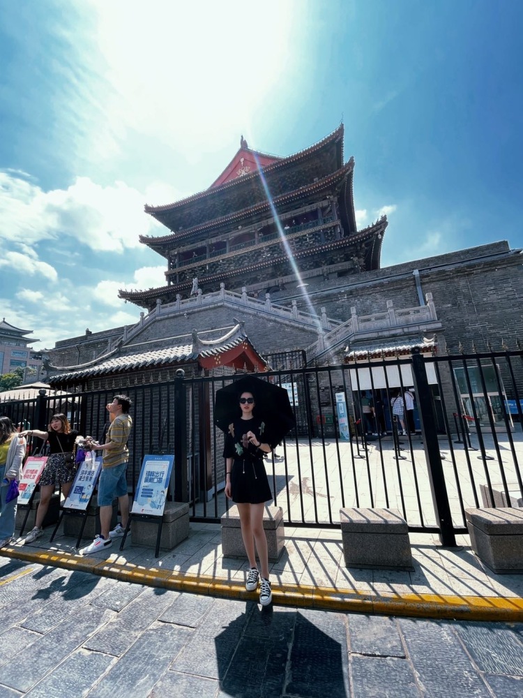 W-天津市·天津市·河西区--大家好!我是天津女孩
个人比较喜欢拍照 穿搭 会化妆 会修图 什么风格都可以 都能驾驭 有需要的老板可以找我
年龄:24
身高:170
体重:53kg
大学时期参加模特大赛 进入总决赛
参加声乐比赛