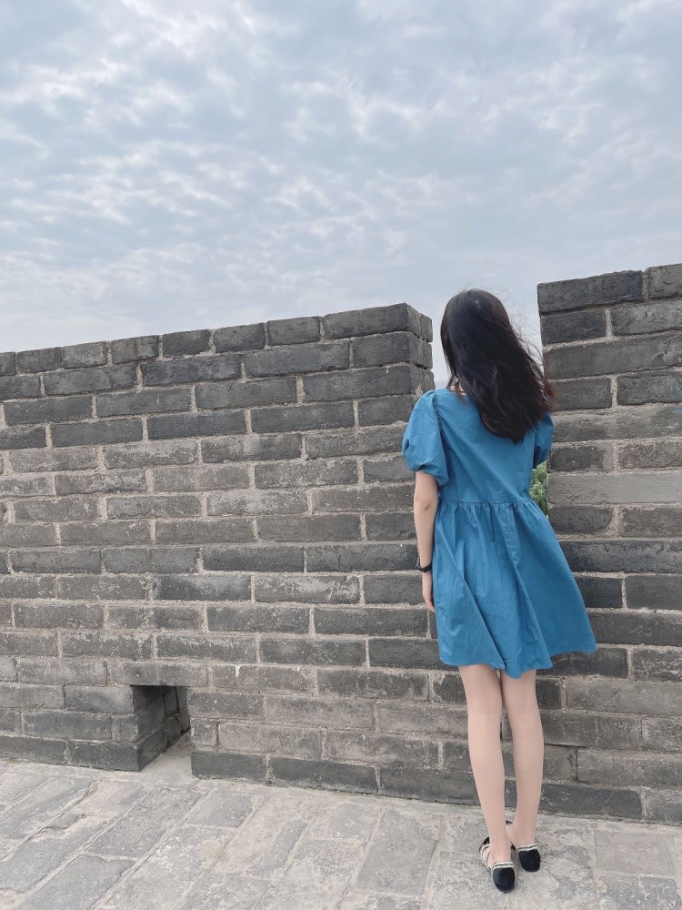 W-天津市·天津市·河西区--大家好！我是天津女孩
个人比较喜欢拍照 穿搭 会化妆 会修图 什么风格都可以 都能驾驭  有需要的老板可以找我
年龄：24
身高：170
体重：53kg
大学时期参加模特大赛 进入总决赛
参加声乐比赛