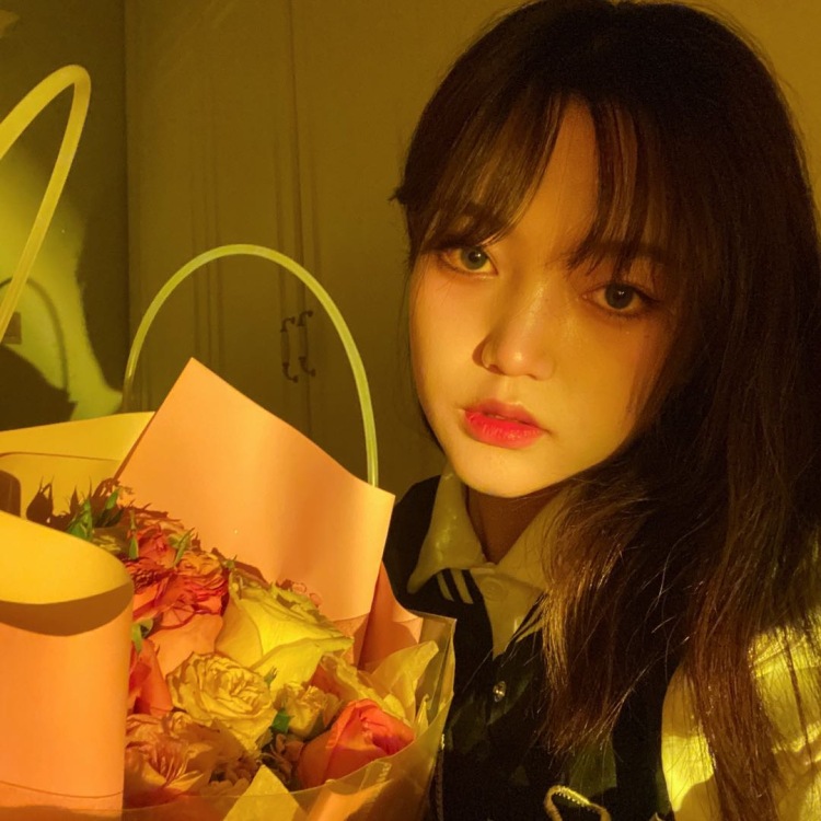 Nini🥫-宁夏回族自治区·银川市·灵武市-快手-嗨咯 我是妮妮 喜欢拍照 穿搭 能尝试各种风格 会化妆 p图 剪视频 有相机 在灵武从事过全职淘宝模特 快手达人  
18岁
167cm
56kg