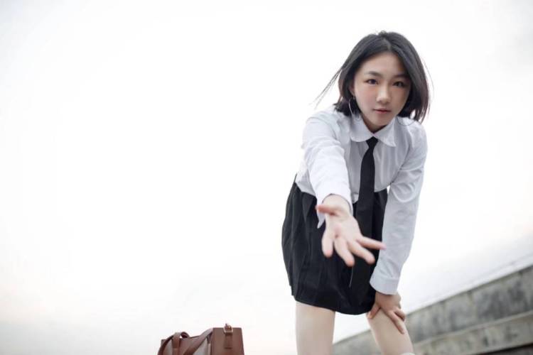 㫪-湖南省·邵阳市·邵东市-抖音快手最右-自由职业转素人模特,能和镜头互动不紧张,不害怕人多地方拍照,接平面 、商业演出、约拍、寄拍等