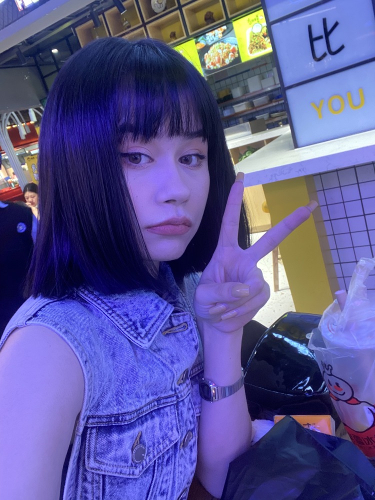 _LiYa·-河南省·郑州市·金水区-微博 -本人身高164 体重45 常健身 有网拍经验 想接寄拍赠拍开箱测评种草视频